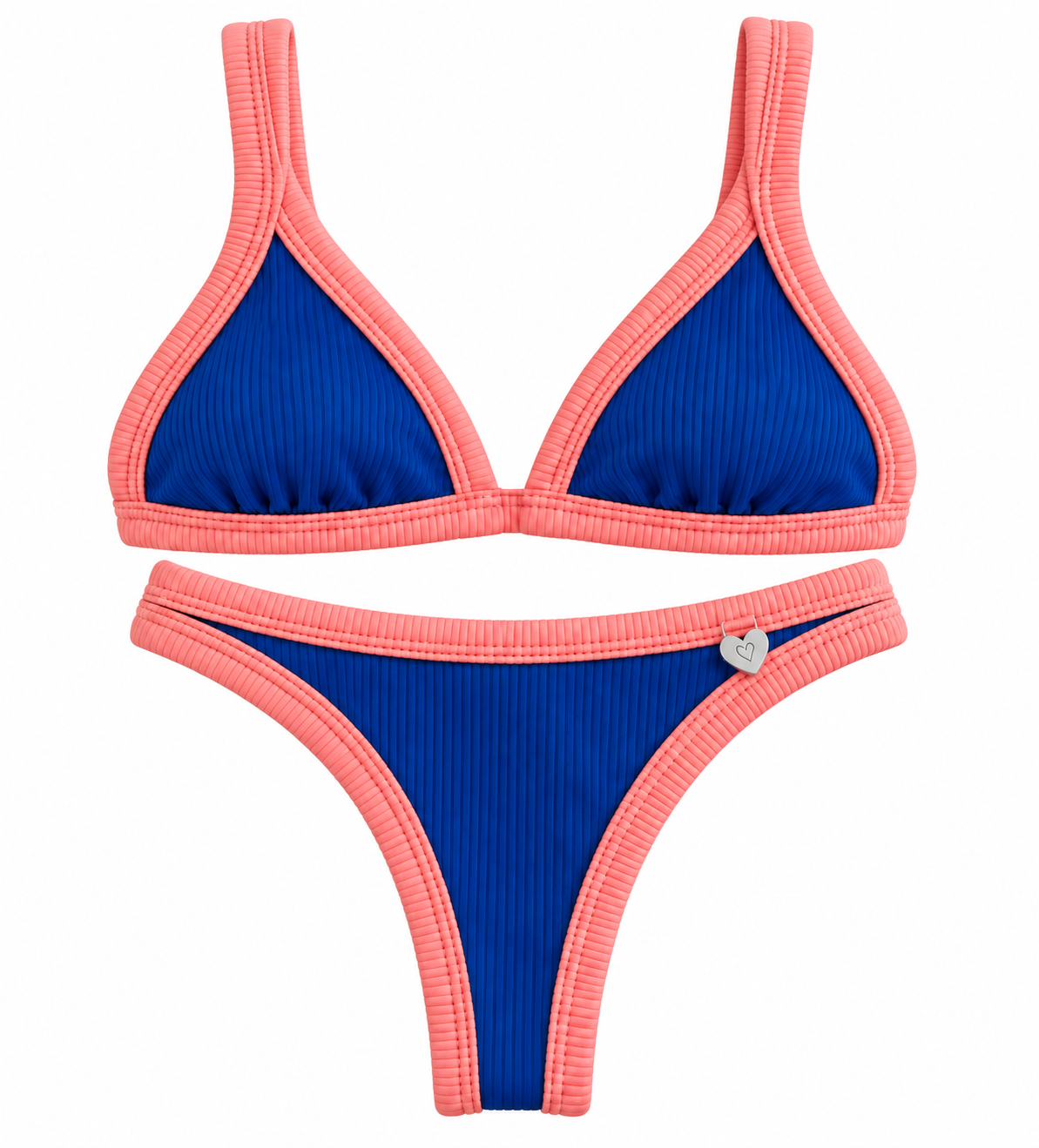 La bikini Maré, azul con bordes coral, corpiño triangular y bombacha con laterales anchos
